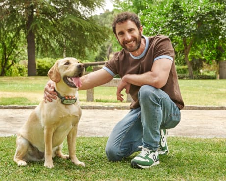 Dani Rovira con un perro